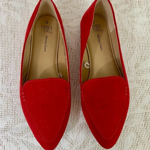 Time and Tru Women's Red Flats - Picture 3 of 4